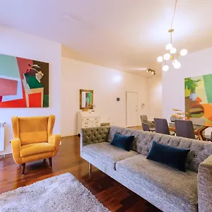 Chiado 2 Bedroom Elegant Appartamento Lisbona