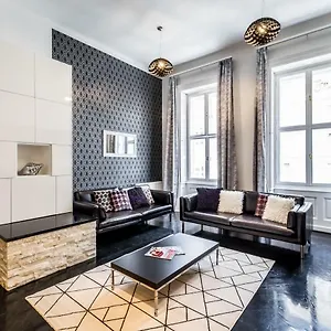 Bpr B&w Elegant Appartamento Budapest